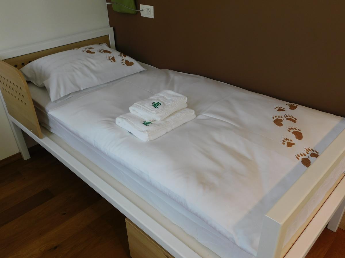 Hostel Bearlog Kocevje Esterno foto